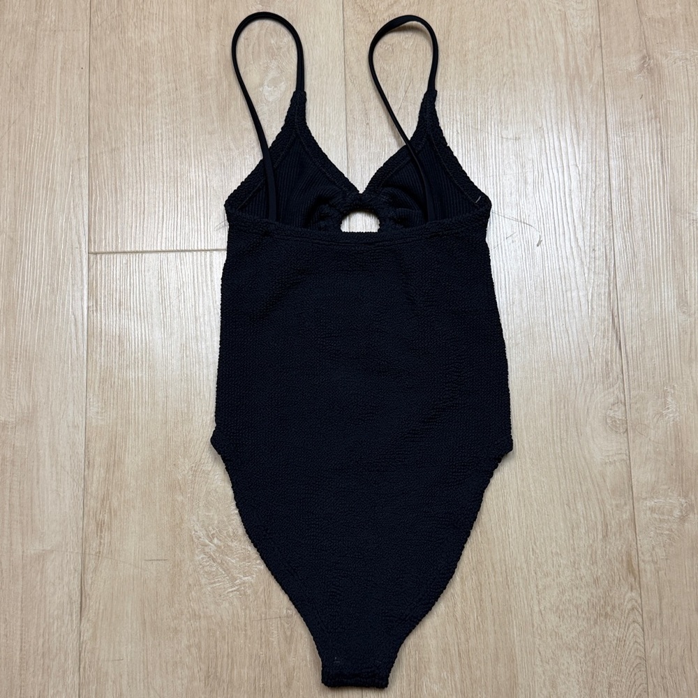 HUNZA G textured swimsuit - Picture 6 of 8